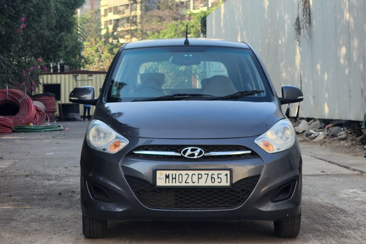 Hyundai i10 2012 in Mumbai