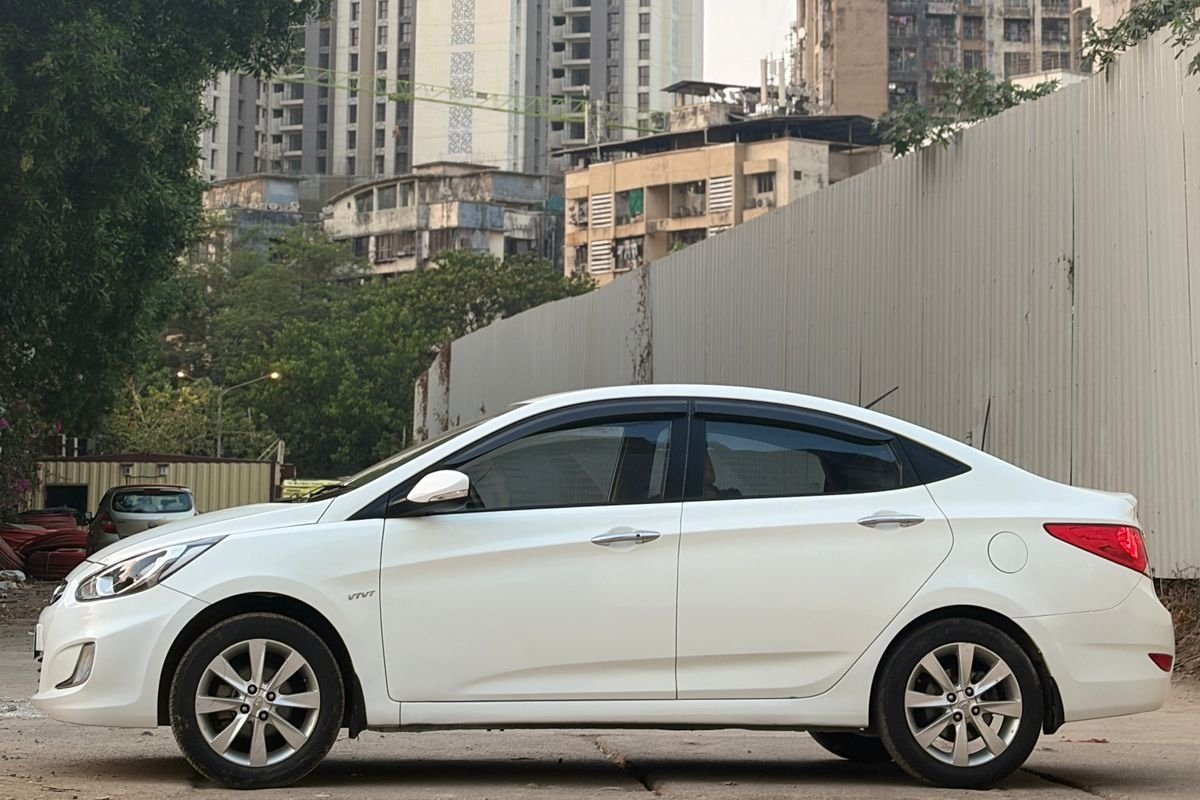 Hyundai VERNA image 3