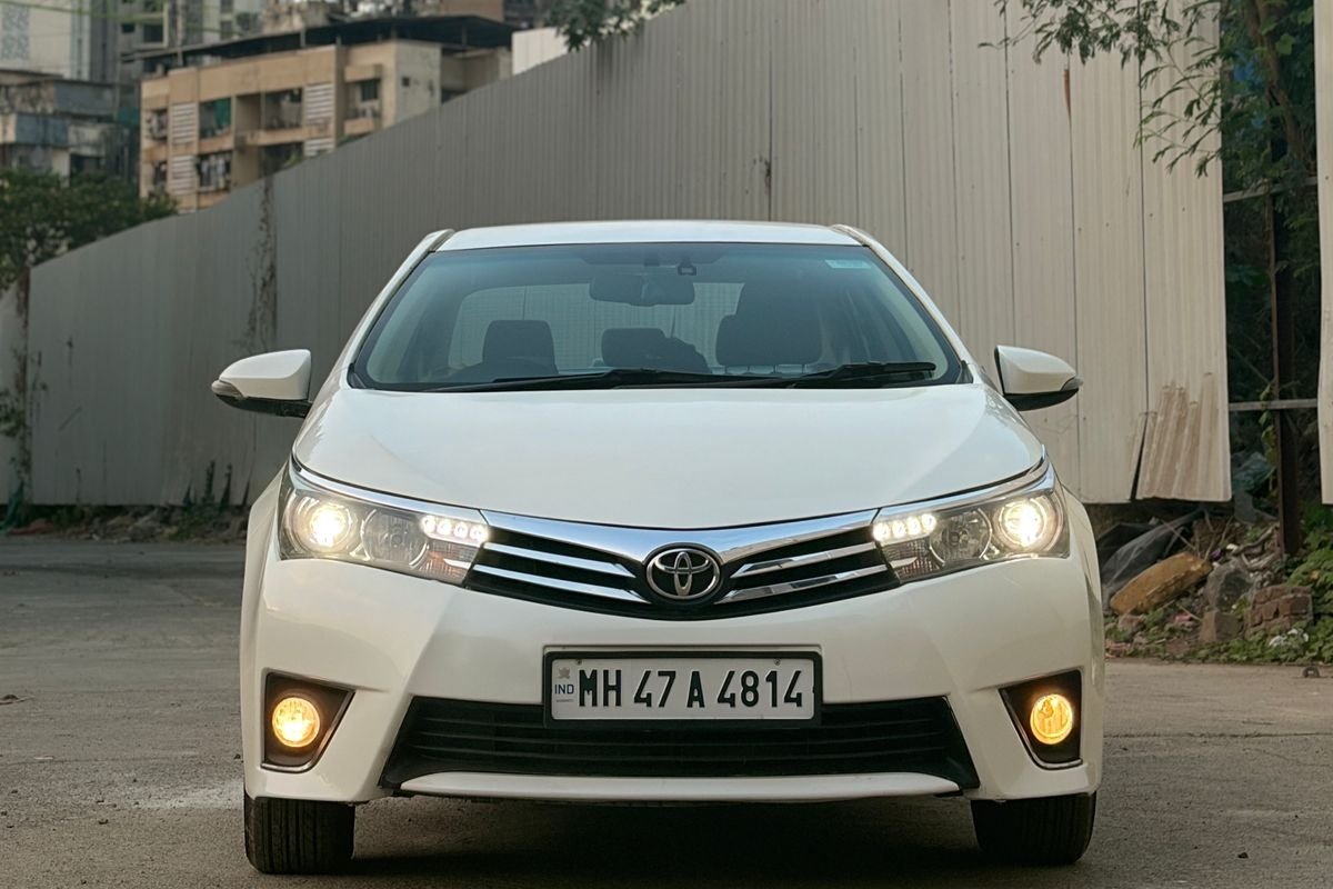 Toyota COROLLA ALTIS 2015 in Mumbai
