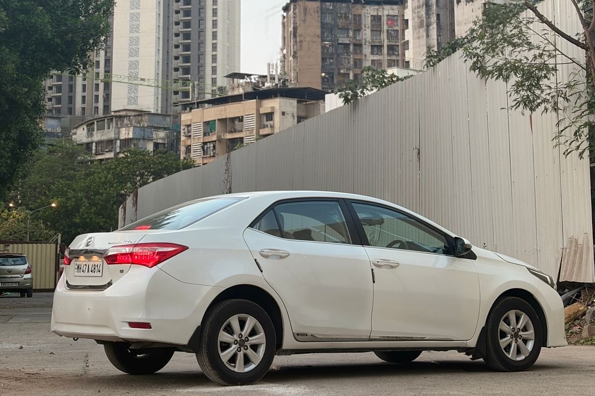 Toyota COROLLA ALTIS image 6