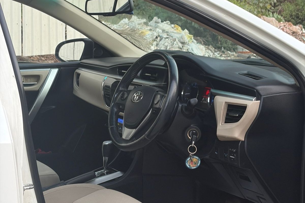 Toyota COROLLA ALTIS image 9