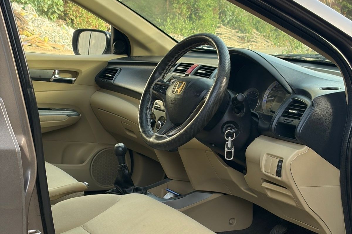 Honda City image 10