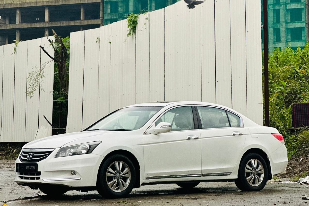 Honda ACCORD image 2