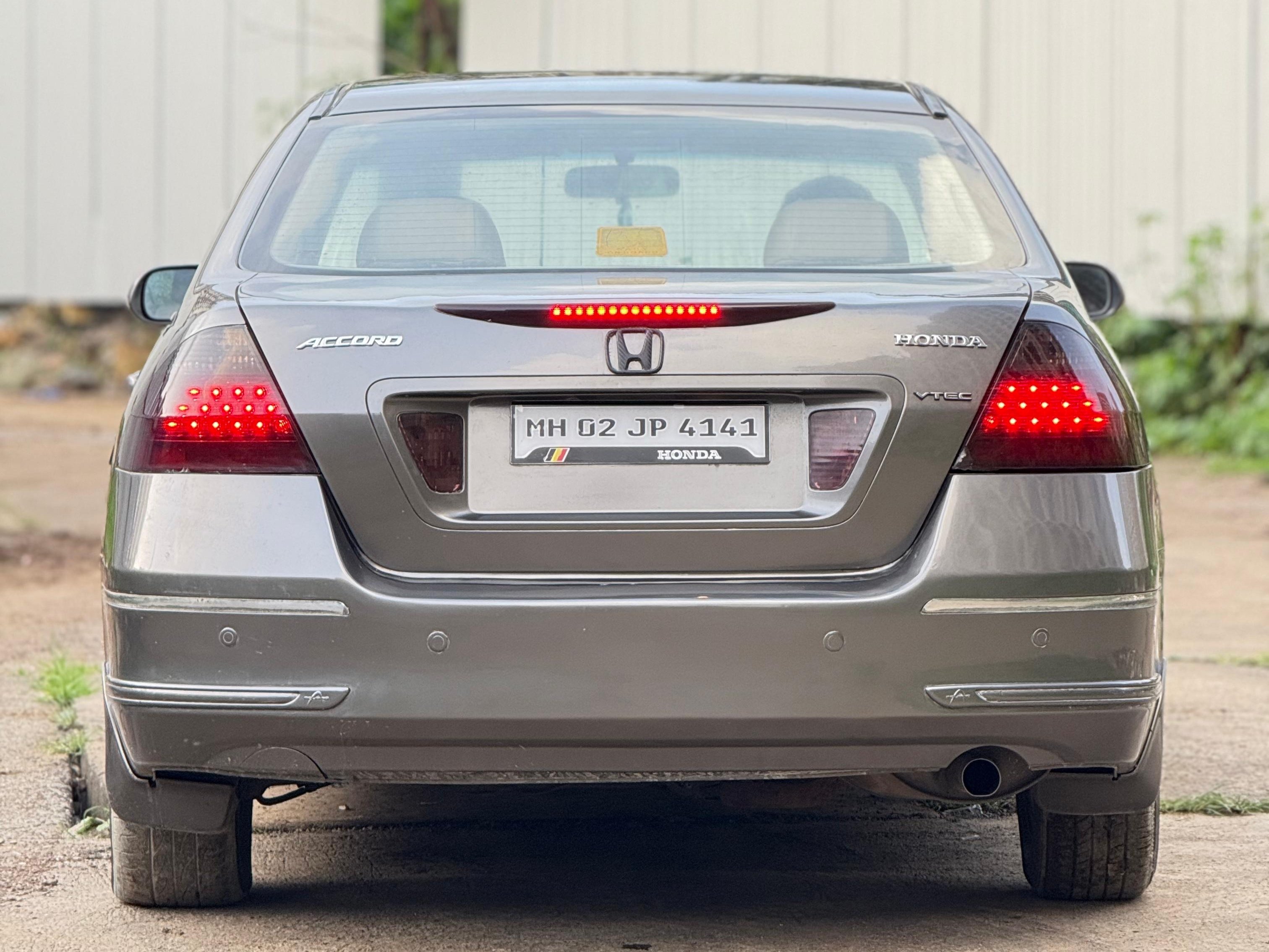 Honda Accord image 5