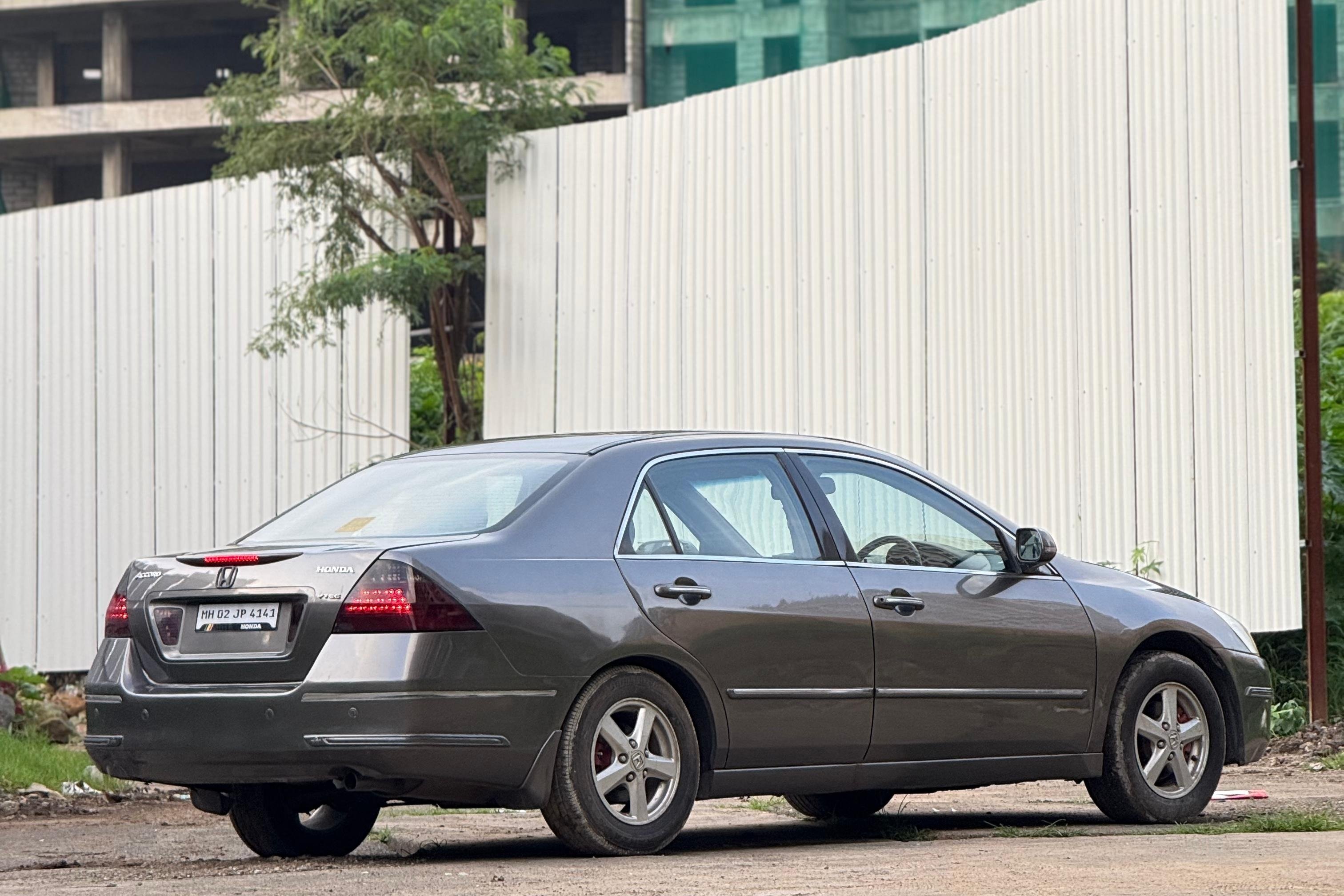 Honda Accord image 6