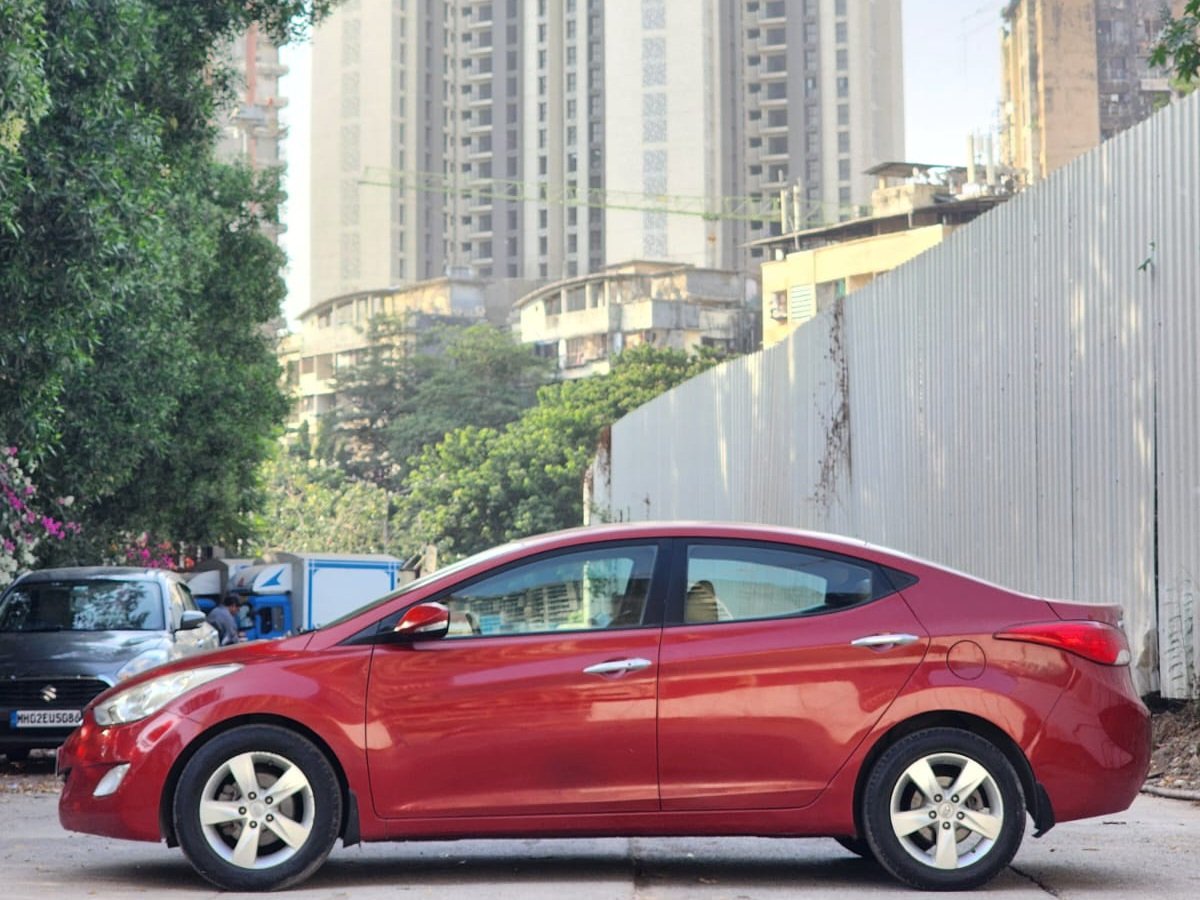 Hyundai ELENTRA AUTO image 3