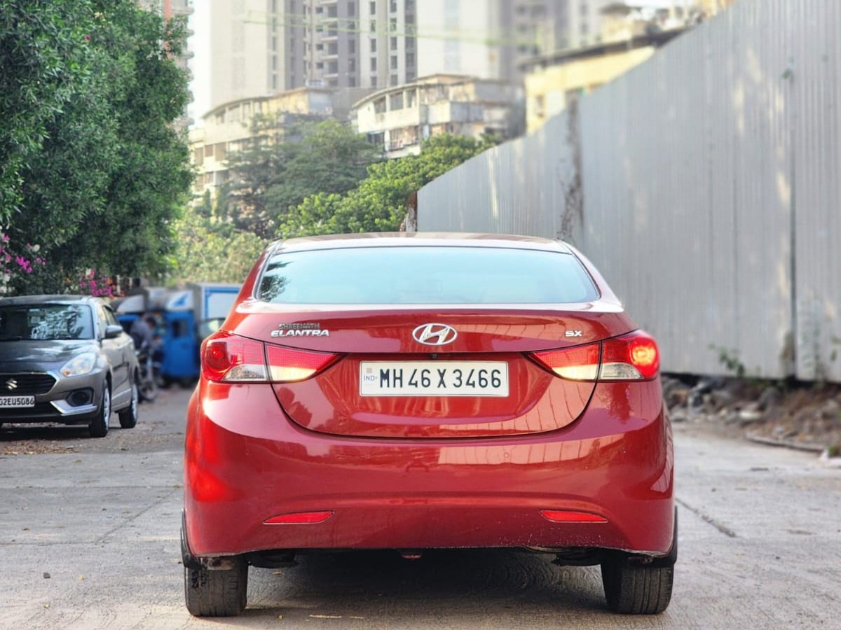 Hyundai ELENTRA AUTO image 4