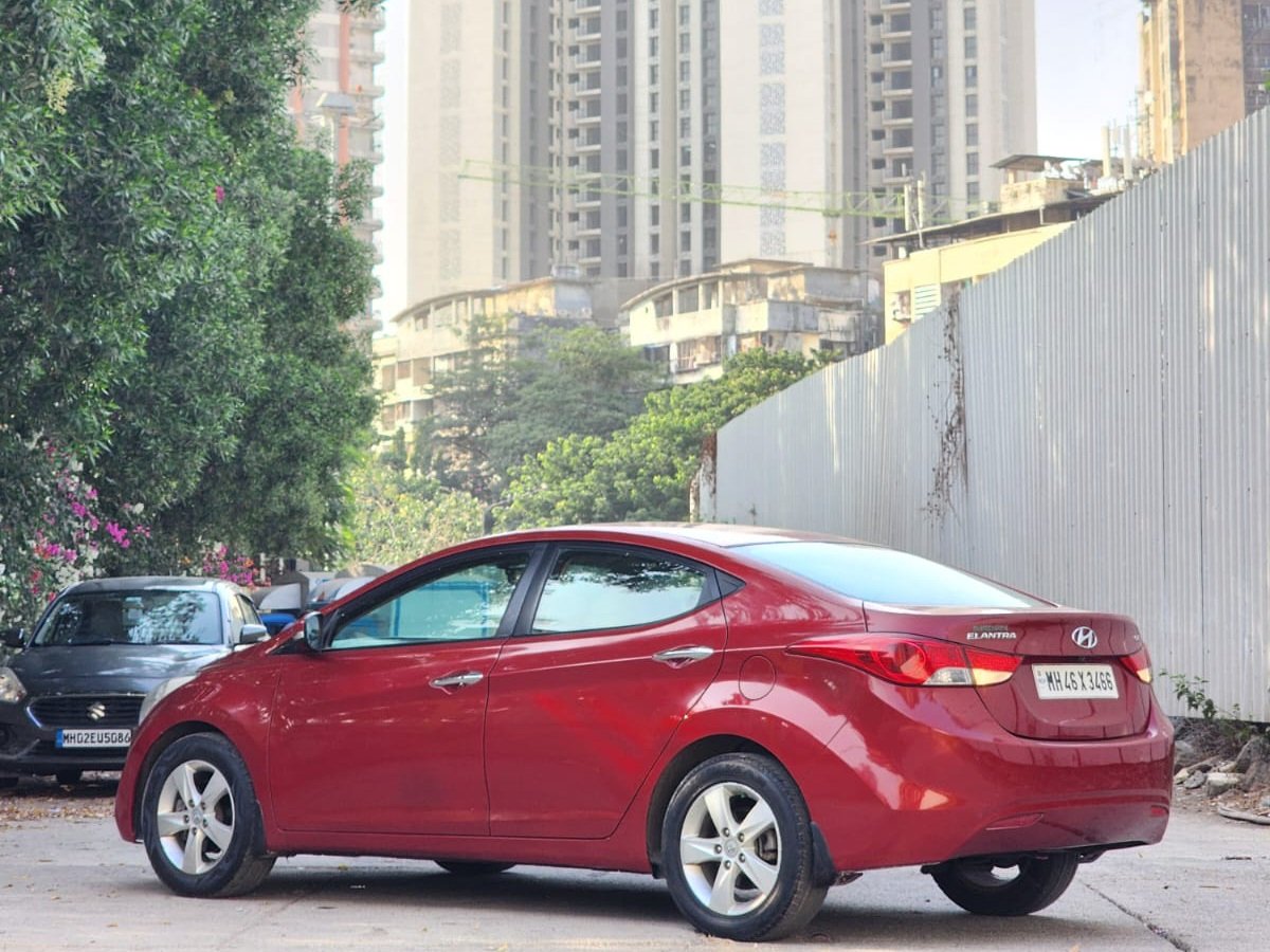 Hyundai ELENTRA AUTO image 5