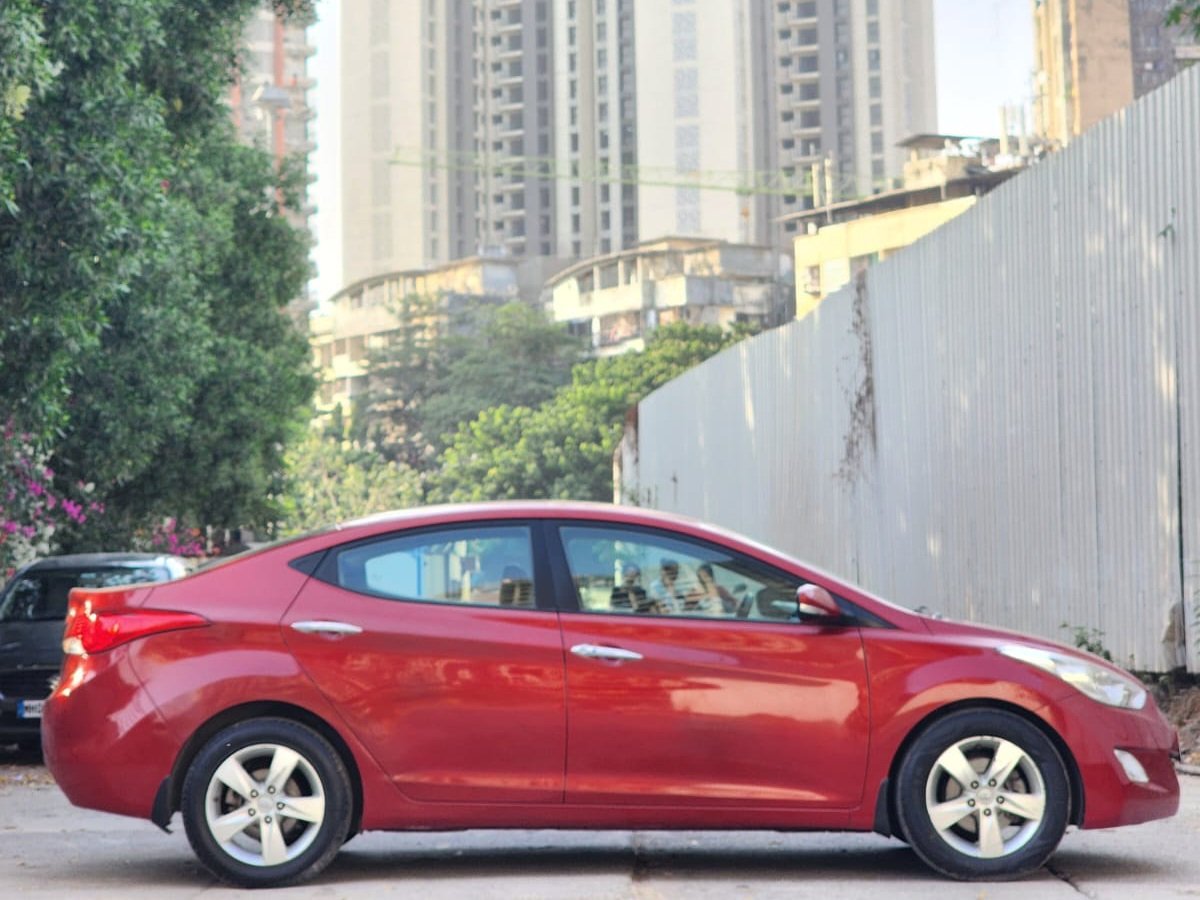 Hyundai ELENTRA AUTO image 6