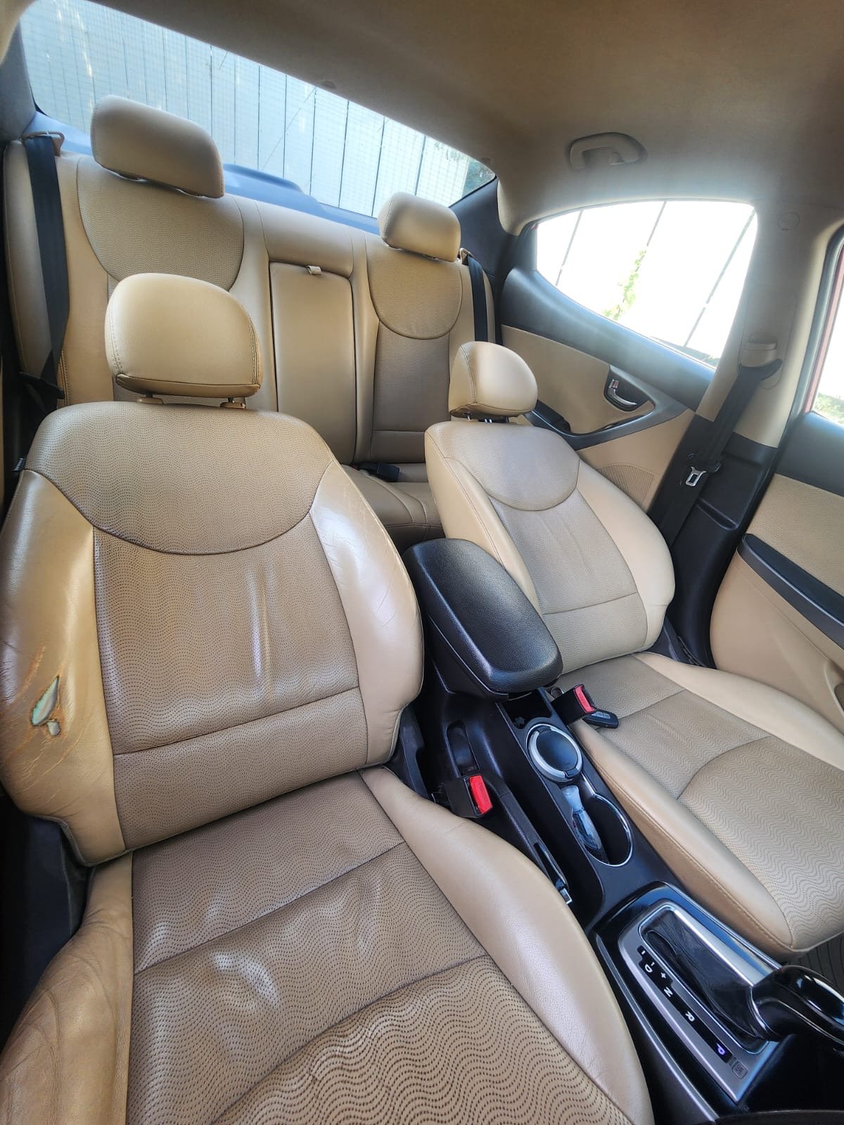 Hyundai ELENTRA AUTO image 9