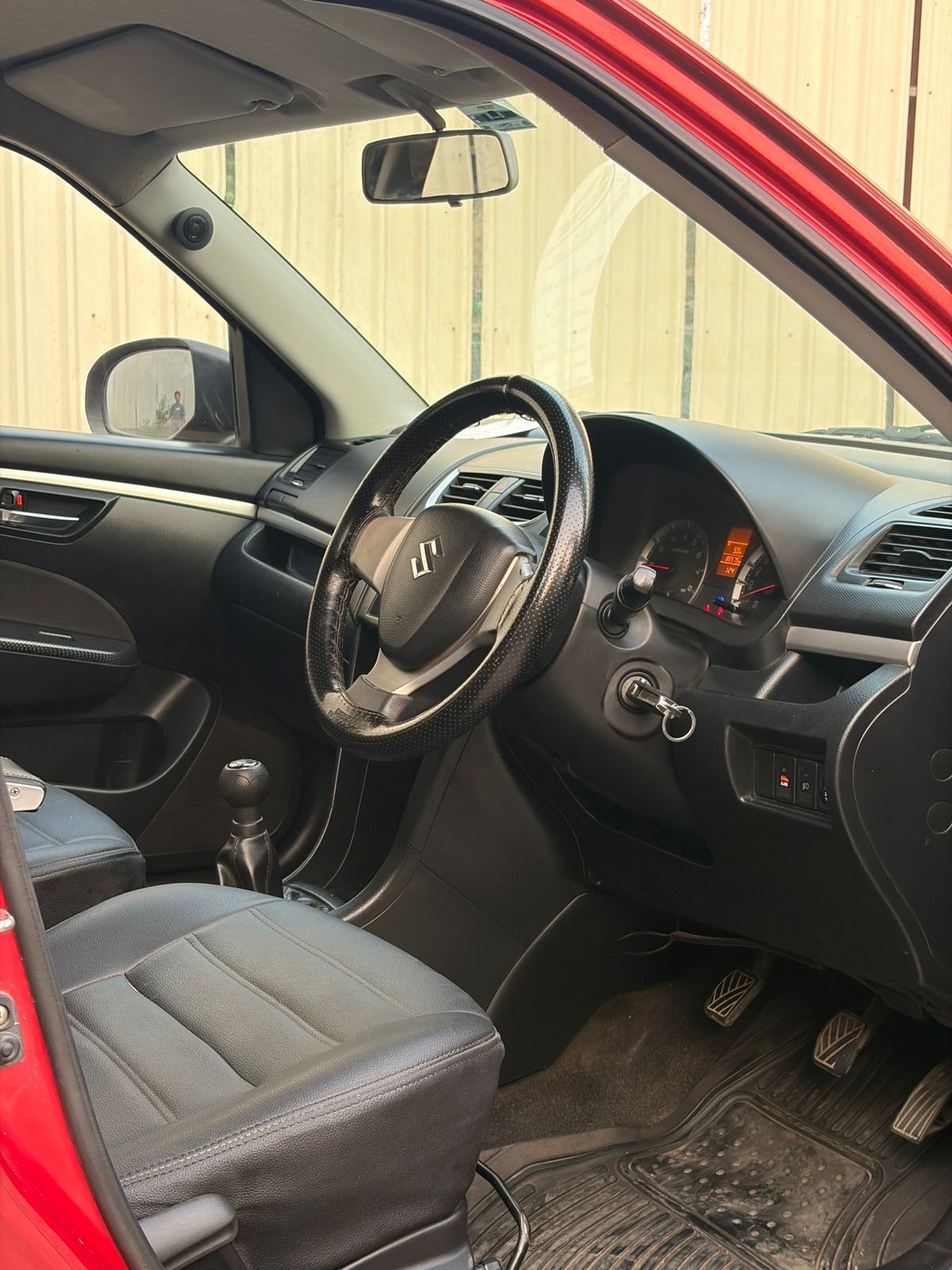 Maruti Suzuki SWIFT image 10