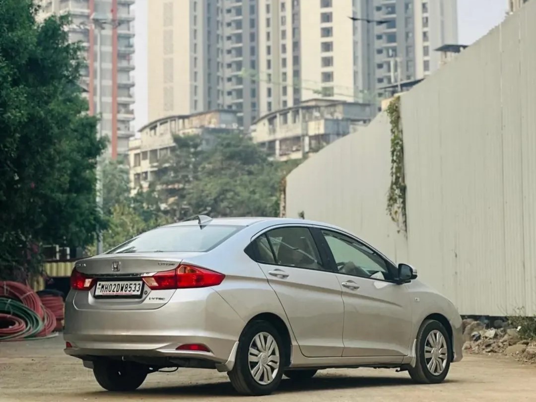Honda CITY image 6