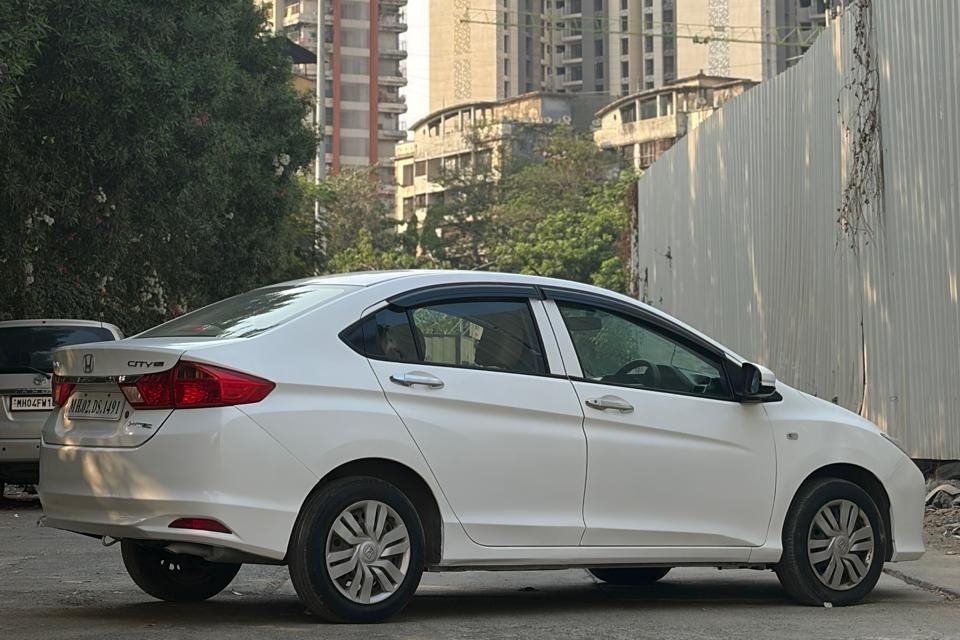 Honda CITY S MT image 4